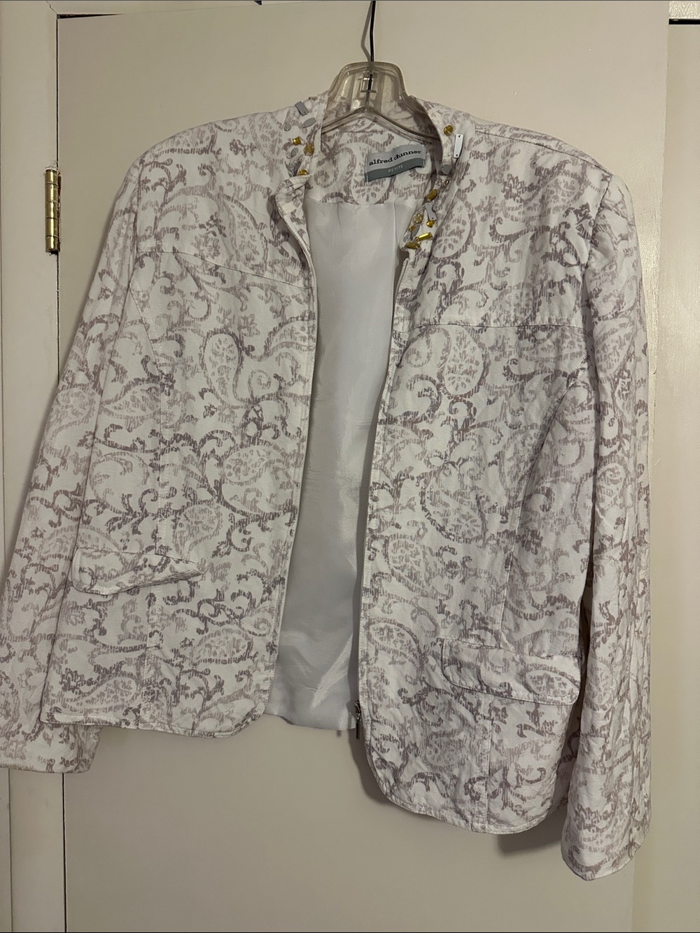 Alfred Dunner White and Taupe Patterned Open Front Blazer